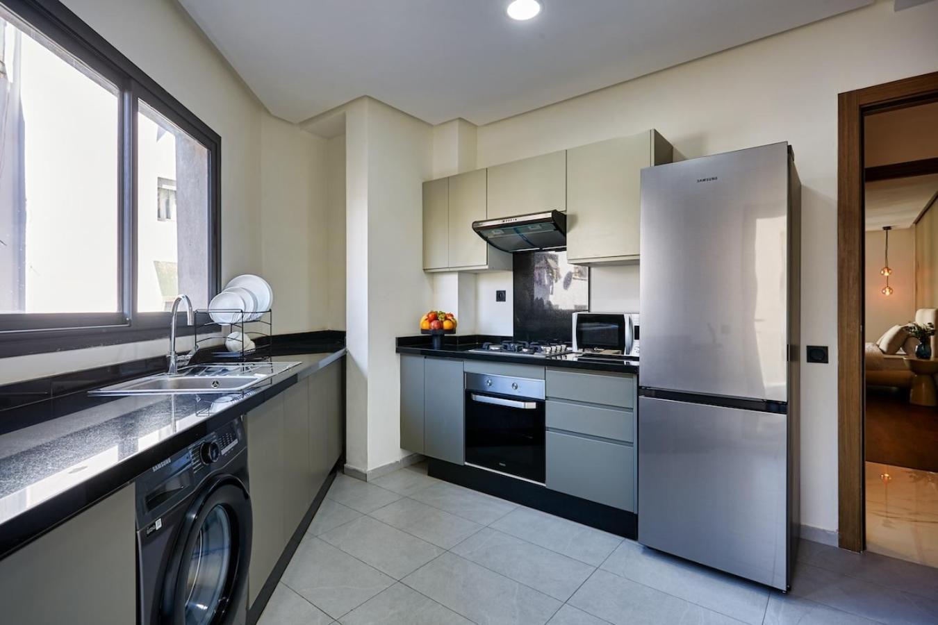 Your Away From 2 Bed Flat With Parking Casablanca